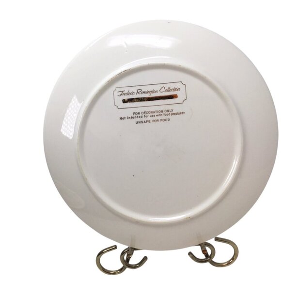 Frederic Remington Collector Plate The Fight for the Waterhole 8.75" Western - Picture 6 of 7